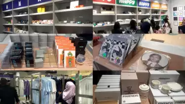 Berbagai macam merchandise yang dijual di BTS POP-UP: SPACE OF BTS