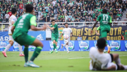 Persebaya Surabaya Menang 3-2 atas Arema FC, Uston Nawawi Senang dengan Gol Menit Terakhir Bajul Ijo