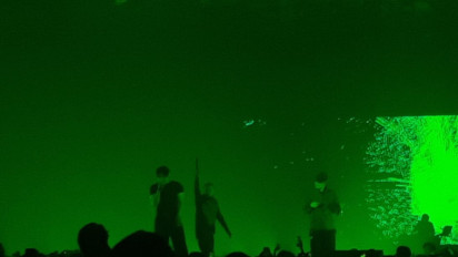 Konser Perdana, Dean With Tabber Sukses Guncang Jakarta