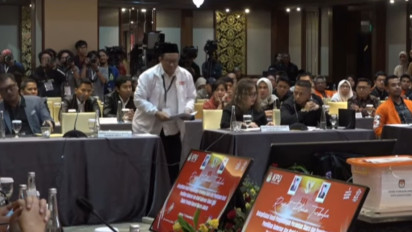 Penetapan Perolehan Suara Pilgub Jakarta: Saksi RIDO Walk Out dan Saksi Dharma-Kun Enggan Tandatangani Hasil