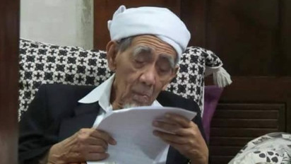 Pesan Cinta Mbah Moen: Kalau Minta ke Allah Jangan Banyak-banyak, Cukup Empat Ini
