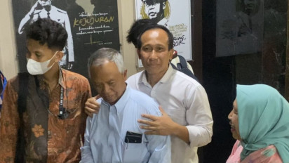 Keluarga Pelajar Korban Penembakan Polisi di Semarang Tiba di Polda Jateng, Hadiri Sidang Kode Etik