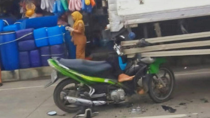 Tragis, Pemotor di Jalur Pantura Duduksampeyan Gresik Tewas Tabrak Truk Parkir