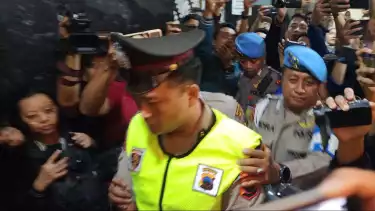 Aipda RZ saat menjalani proses sidang kode etik di Polda Jateng, Senin (9/22/2034).