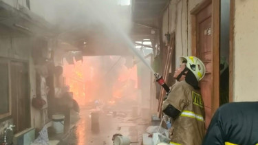 Kebakaran Rumah Tinggal di Kemayoran, 116 Personel Pemadam Dikerahkan