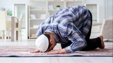 Ilustrasi sujud dalam shalat