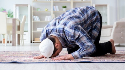 Jangan Asal Letakkan Dahi! Buya Yahya Ingatkan Tuntutan Sujud dalam Shalat