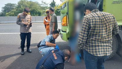 Seorang Pria Ditemukan Tewas Tergantung pada Pintu Truk di Tol Semarang-Solo
