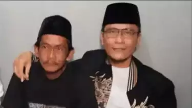 Miftah Maulana Habiburrahman alias Gus Miftah menyambangi kediaman penjual es teh, Sunhaji