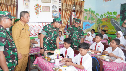 Uji Coba Makan Bergizi Gratis, Pangdam I/BB Tanya Siswa SD: Enak Enggak Makanannya?