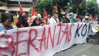 KRPK dan Mahasiswa Gelar Aksi di Kantor Kejari Blitar, Desak Tuntaskan Kasus Korupsi