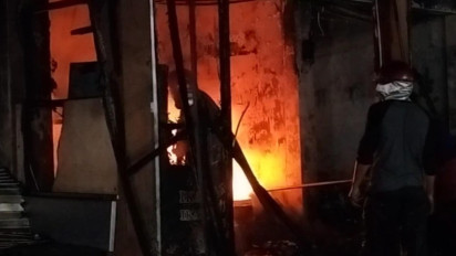 10 Kios di RSUD Smart Pamekasan Hangus Terbakar, Penyebab Masih Diselidiki
