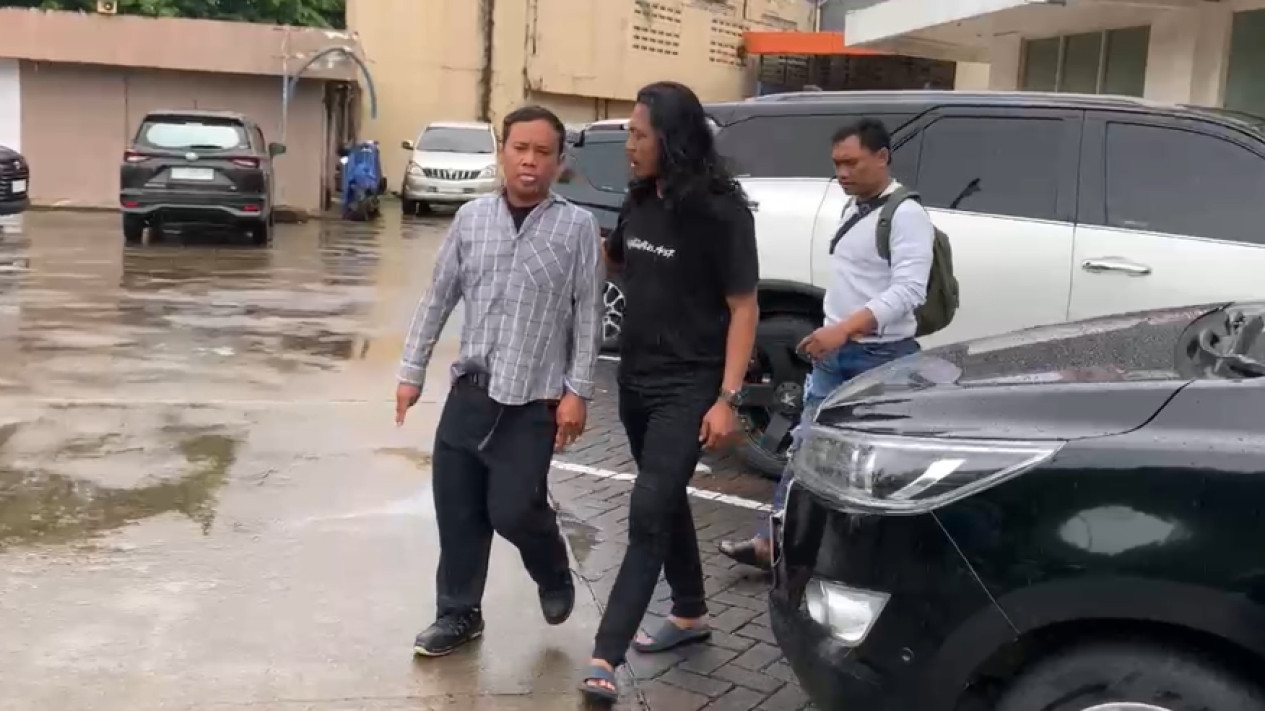 Lecehkan Karyawati Toko Dengan Modus Memilih Stick Game
            - galeri foto