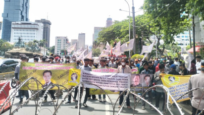 Laporan Tak Digubris, Kemenko Polkam dan Kejagung Kembali Digeruduk Massa Pendemo