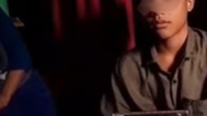 Sambil Menangis Pilu, Ibu Remaja di Bogor yang Tiba-Tiba Ganti Kelamin di Usia 14 Tahun Akui Belum Terima Kenyataan: Saya Suka Lihat Fotonya, Dari Lahir Dia kan Perempuan