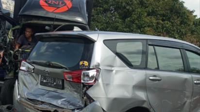 Kronologi Kecelakaan Beruntun yang Libatkan Enam Mobil di Tol Dalam Kota Jakarta dan Melukai Tiga Orang