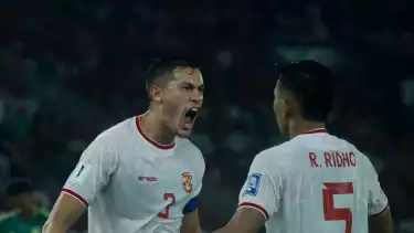 Foto Jay Idzes dan Rizky Ridho saat membela Timnas Indonesia