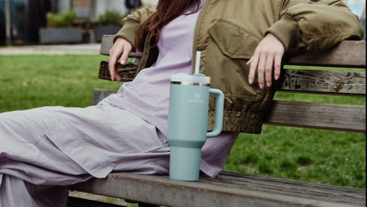 2,6 Juta Tumbler Stanley Ditarik dari Pasaran, Ada Apa Nih?