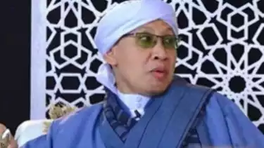 KH Prof. KH.Yahya Zainul Ma arif atau Buya Yahya