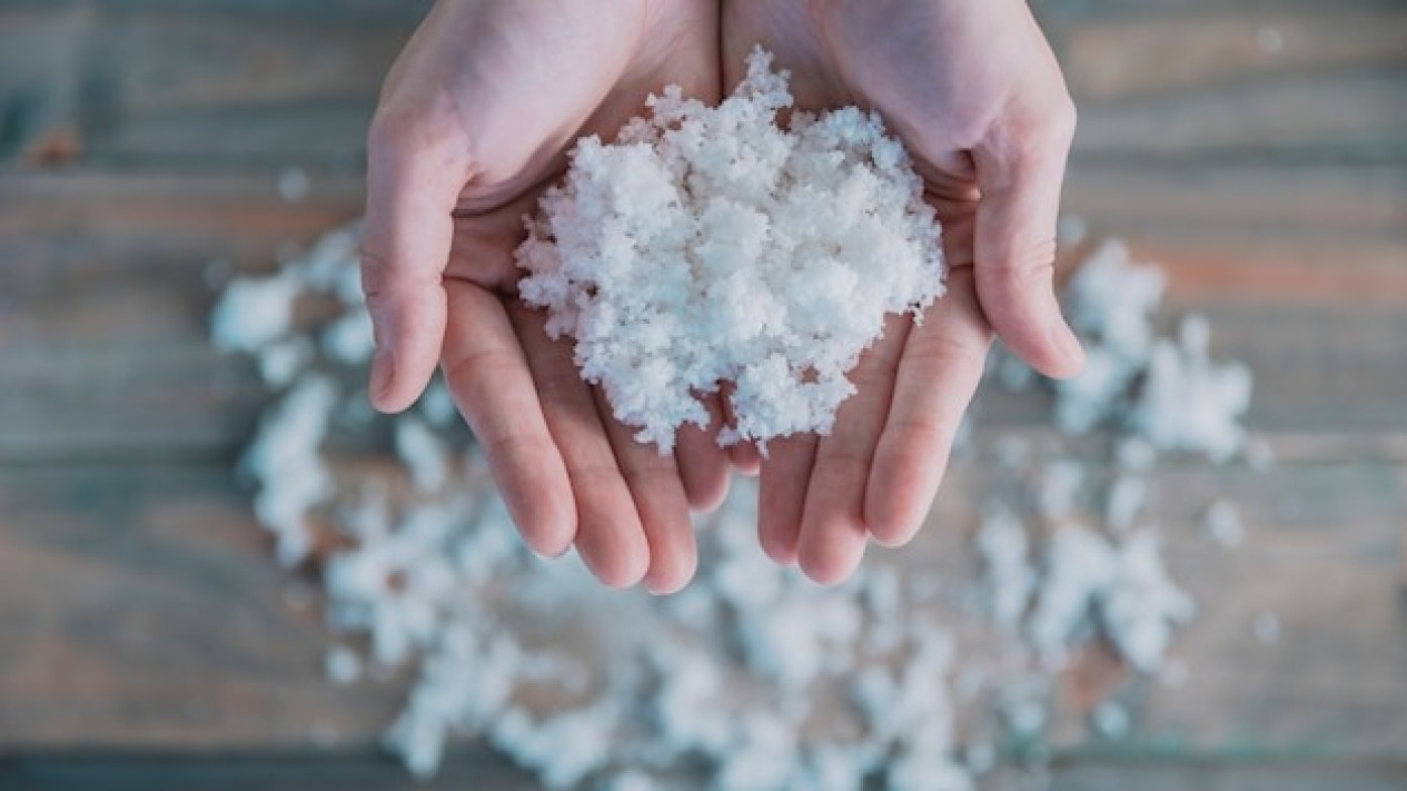 Coba Khasiat Air Garam Ini Selesaikan Banyak Masalah, Kata Syekh Ali Jaber Jodoh, Diganggu Makhluk Halus pun Juga Insyaallah Bisa
            - galeri foto