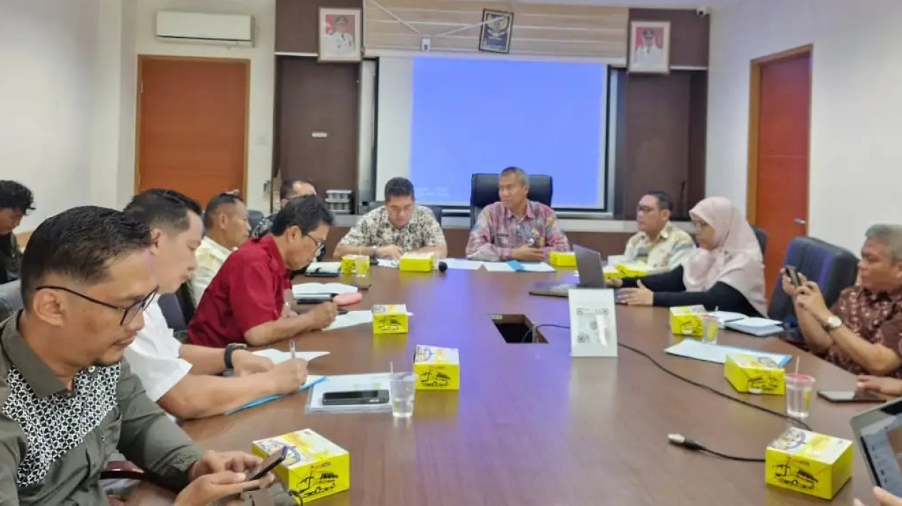 Berapa Gaji di Depok 2025? UMK Depok Tahun 2025 Naik 6,5 Persen Jadi Rp 5,1 Juta
            - galeri foto