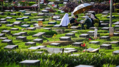 Memangnya Tidak Boleh Kirim Doa Yasin untuk Orang Meninggal? Ustaz Adi Hidayat Jelaskan Pandangan Islam Sebenarnya...
