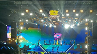 BCL hingga Wali Ajak Penggemar Bernyanyi Bersama di Istora Senayan