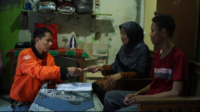 PosIND Lanjutkan Penyaluran Atensi Yapi di Semarang, Penerima Terbantu Meringankan Biaya Pendidikan