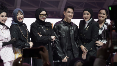 Paula Verhoeven, Olla Ramlan Hingga Afgan Meriahkan Acara Fashion Show dan Anniversary, Desainer Vivi Zubedi: Saya Persembahkan Mesmerical