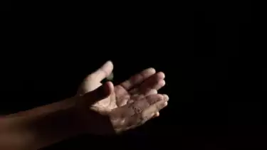 Ustaz Maulana Bagikan Amalan Rezeki Cukup Baca 21 Kali Surat Pendek Ini, Rezeki Datang dari Segala Darah