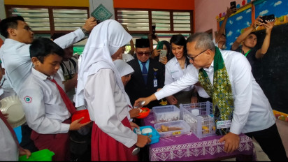 Program Makan Bergizi Gratis Dimulai Hari Ini, 12.054 Pelajar Jakarta Siap Nikmati Manfaatnya