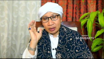 Lagi Shalat Tiba-tiba Tolah-toleh Wajah, Bagaimana Hukumnya? Buya Yahya Terangkan kalau itu Bisa Pengaruhi...