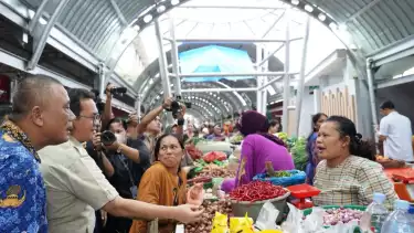 Kunjungi Pasar Suka Ramai di Medan, Mendag Budi Santoso Cek Langsung Kesiapan Jelang Nataru