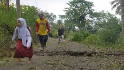 Tanah Gerak, Rumah Rusak, Puluhan Warga Trenggalek Mengungsi