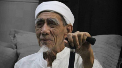 Setelah Shalat Fardhu Baca Ijazah Amalan ini agar Rezeki Datang dari Segala Arah dan Masalah Utang Tuntas, Kata Mbah Moen