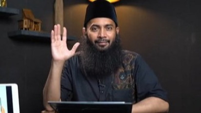 Boleh atau Tidak Rayakan Tahun Baru? Ustaz  Syafiq Riza Basalamah Tegaskan Jangan Sampai Seorang Muslim...