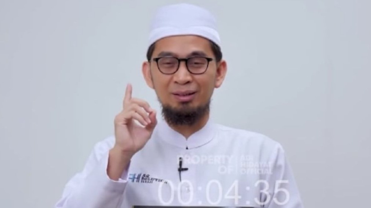 Pesan Penting Ustaz Adi Hidayat Soal Perayaan Tahun Baru Masehi, Seharusnya Seorang Muslim Itu...
            - galeri foto