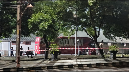 Latihan Sempat Tertunda Akibat Hujan Deras, Bus Timnas Indonesia Baru Tiba di Stadion Sriwedari pada Malam Hari