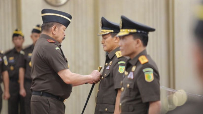 Pejabat Kemenko Perekonomian Diperiksa Kejagung soal Kasus Korupsi Impor Gula
