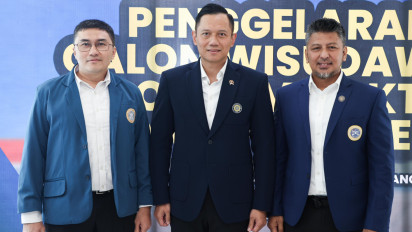 Raih Penghargaan Lulusan Terbaik di Unair, Ketum Demokrat AHY Lulus Bareng Bendum dan Jubirnya
