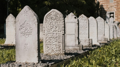 Ini Amalan Terbaik yang Dikirimkan Anak ke Orang Tua, Ustaz Adi Hidayat: Walau Tidak Dikerjakan Pahala Tetap Mengalir