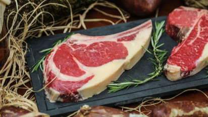 Umat Muslim Harus Tahu, Daging Babi Bisa Halal Dimakan dalam Kondisi Ini Kata Ustaz Adi Hidayat