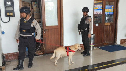 Anjing Pelacak Ikut Siaga di Stasiun Semarang Tawang di Masa Libur Nataru