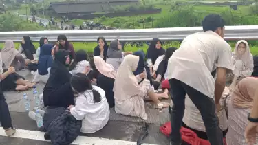 Bus Rombongan Pelajar Bertabrakan Dengan Truk di Tol Lawang , 4 Tewas