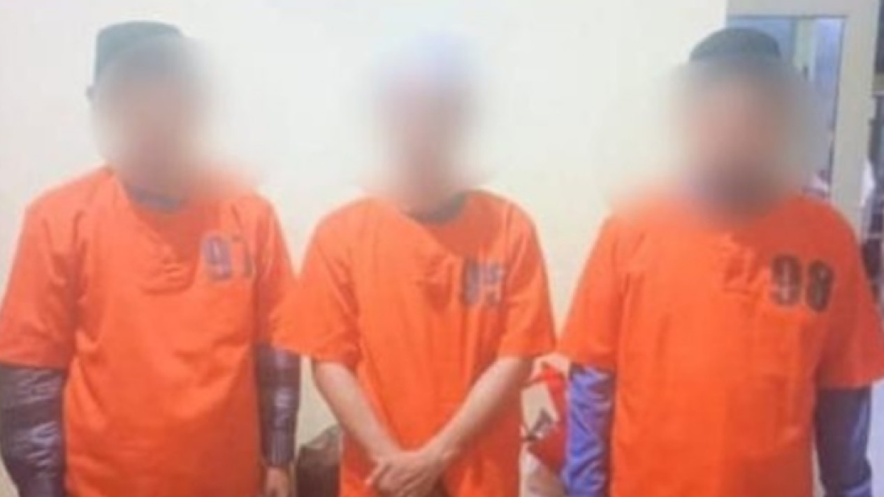 Mengerikan, 4 Santriwati di Lombok Barat Diduga Diperkosa Pimpinan Ponpes, Anaknya, dan Ustaz
            - galeri foto