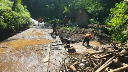 Banjir Bandang Terjang Tiga Desa di Jember