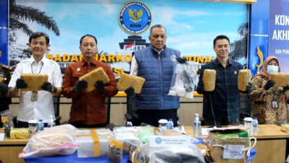 BNN Jabar Musnahkan Sabu dan Ganja Selundupan Lewat Jasa Kurir Paket