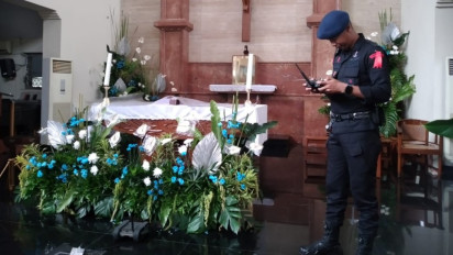 Tim Jibom Polda DIY Gunakan Robot Deteksi Bom saat Sterilisasi Sejumlah Gereja di Kota Yogyakarta