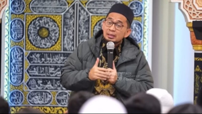 Boleh atau Tidak Baca Niat Shalat Sengaja Gunakan Bahasa Indonesia? Justru Ustaz Adi Hidayat Bilang Hukumnya...