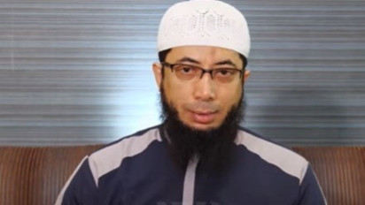 Banyak Produk Diskon Saat Momen Natal dan Tahun Baru, Bolehkah Umat Islam Ikut Membelinya? Ustaz Khalid Basalamah Bilang Hukumnya…